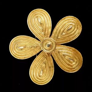Vintage 60s Coro DAISY brooch gold tone flower power pin mod groovy mcm signed
